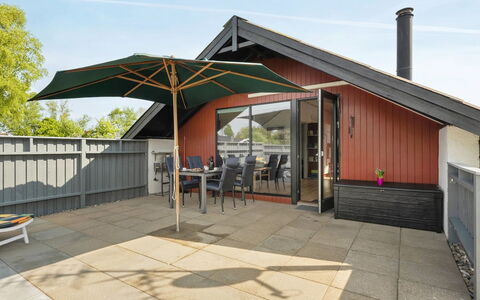Tican - 400M from the Sea: Architectuur, Dak, Huis, Samengesteld Materiaal, Daylighting, Siding, Oprit