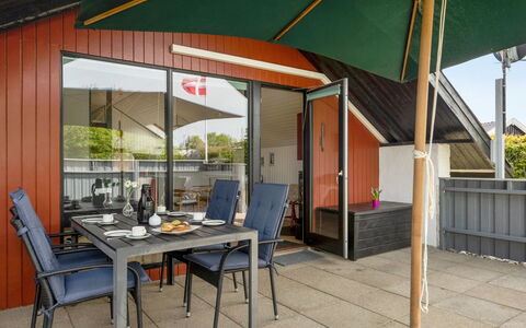 Tican - 400M from the Sea: Architectuur, Dak, Huis, Samengesteld Materiaal, Daylighting, Siding, Oprit