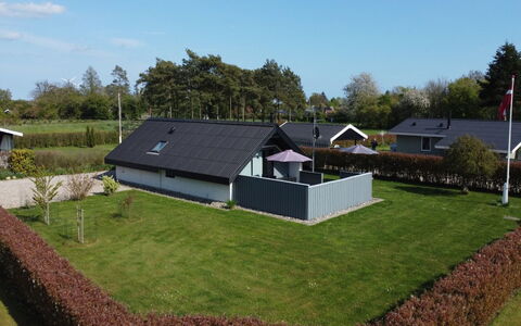 Tican - 400M from the Sea: Gras, Dak, Huis, Huis, Woongebied, Struik, Land Lot, Tuin, Verblijf