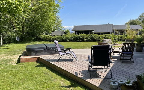 Helena - 250M from the Sea: Toevlucht, Zwembad, Condominium, Badplaats, Badplaats, Hotel, Strand, Villa