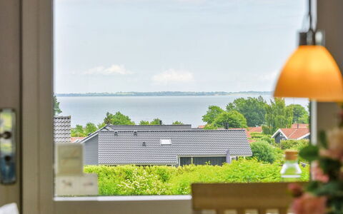 Sulo - 500M from the Sea: Huis, Huis, Dak, Woongebied, Verblijf, Landgoed, Boerderij, Gazon, Landscaping, Siding
