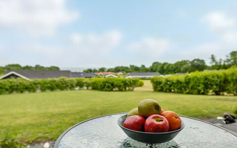 Sulo - 500M from the Sea: Huis, Huis, Dak, Woongebied, Verblijf, Landgoed, Boerderij, Gazon, Landscaping, Siding
