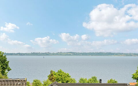 Sulo - 500M from the Sea: Huis, Huis, Dak, Woongebied, Verblijf, Landgoed, Boerderij, Gazon, Landscaping, Siding