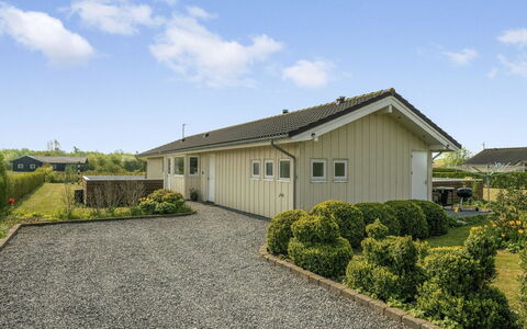 Reimer - 700M from the Sea: Woongebied, Dak, Voorstad, Oprit, Landgoed, Schoorsteen