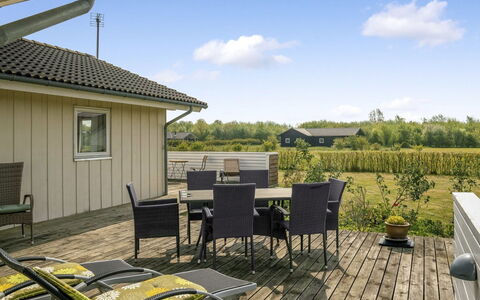 Reimer - 700M from the Sea: Woongebied, Dak, Voorstad, Oprit, Landgoed, Schoorsteen