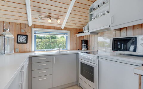 Jarmericus - 300M from the Sea: Hout, Keuken, Flooring, Countertop, Plafond, Huis, Verdieping, Toestel Van De Keuken, Major Appliance, Beits