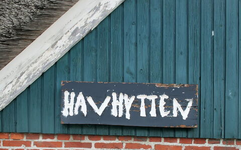 Katerina - 100M from the Sea: Dak, Huis, Huis, Verblijf, Deur, Siding, Dek, Veranda, Plank, Hardwood