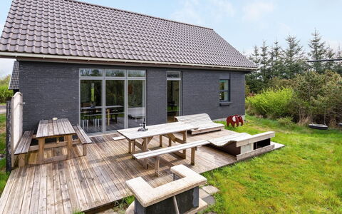 Henrieta - 4Km from the Sea: Verblijf, Siding, Garden Gebouwen, Tuin, Schuur, Werf, Blokhut, Boerderij, Backyard, Veranda