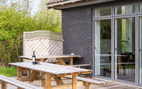 Henrieta - 4Km from the Sea: Meubilair, Hout, Buitenmeubels, Tafel, Stoel, Buitentafel, Hardwood, Beits, Dek, Keuken En Eettafel