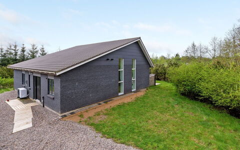 Henrieta - 4Km from the Sea: Gras, Dak, Verblijf, Huis, Landelijk Gebied, Groundcover, Boerderij, Landgoed, Schuur, Siding