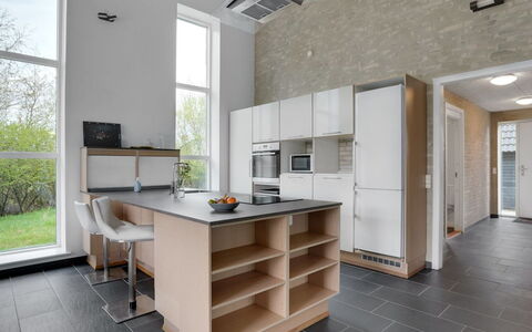 Henrieta - 4Km from the Sea: Keuken, Interieur Ontwerp, Flooring, Countertop, Meubilair, Cabinetry, Plafond, Hout, Toestel Van De Keuken, Verdieping