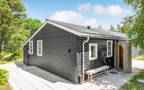 Riekje - 2.3Km from the Sea: Dak, Huis, Huis, Verblijf, Deur, Siding, Dek, Veranda, Plank, Hardwood