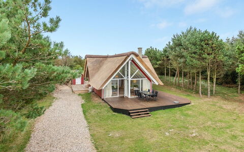 Merta: Struik, Stedelijk Ontwerp, Groundcover, Steen, Appartement, Landgoed, Metselwerk, Balkon, Landscaping