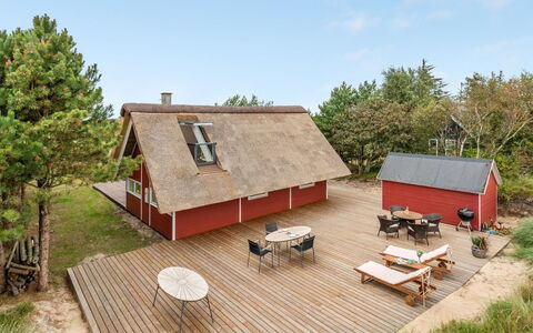 Merta: Struik, Stedelijk Ontwerp, Groundcover, Steen, Appartement, Landgoed, Metselwerk, Balkon, Landscaping