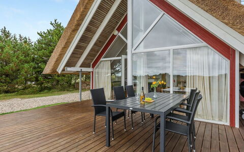 Merta: Struik, Stedelijk Ontwerp, Groundcover, Steen, Appartement, Landgoed, Metselwerk, Balkon, Landscaping