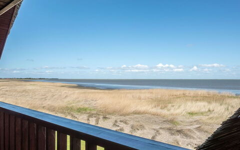 Deljan - 3.5Km from the Sea: Struik, Stedelijk Ontwerp, Groundcover, Steen, Appartement, Landgoed, Metselwerk, Balkon, Landscaping