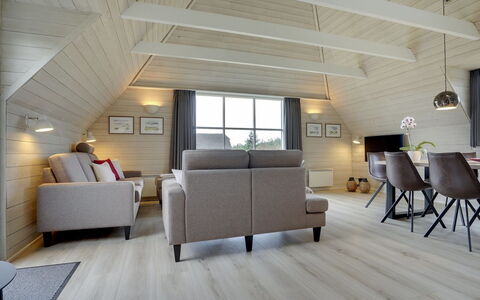 Ege - 200M from the Sea: Hout, Flooring, Interieur Ontwerp, Plafond, Houten Vloer, Verdieping, Huis, Meubilair, Hardwood, Woonkamer