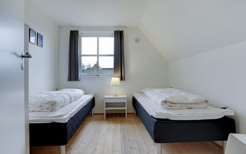 Ege - 200M from the Sea: Slaapkamer, Verdieping, Bed, Bedding, Laken, Bed Frame, Linens, Daylighting, Matras