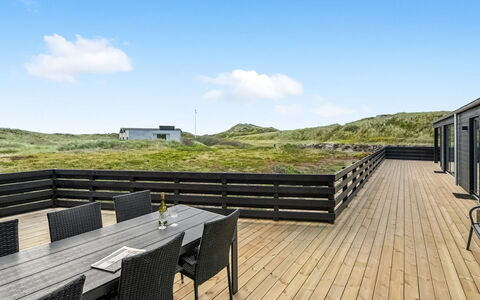 Birger - 300M from the Sea: Struik, Stedelijk Ontwerp, Groundcover, Steen, Appartement, Landgoed, Metselwerk, Balkon, Landscaping