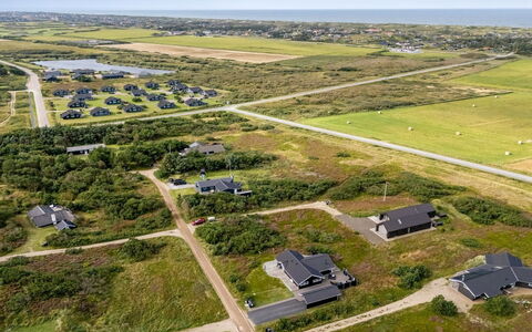 Christan - 1.2Km from the Sea: Verblijf, Huis, Huis, Dak, Veranda, Landgoed, Siding, Garden Gebouwen, Boerderij, Werf