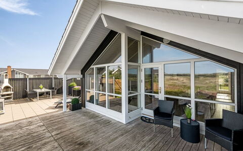 Christan - 1.2Km from the Sea: Verblijf, Huis, Huis, Dak, Veranda, Landgoed, Siding, Garden Gebouwen, Boerderij, Werf