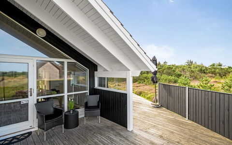 Christan - 1.2Km from the Sea: Verblijf, Huis, Huis, Dak, Veranda, Landgoed, Siding, Garden Gebouwen, Boerderij, Werf
