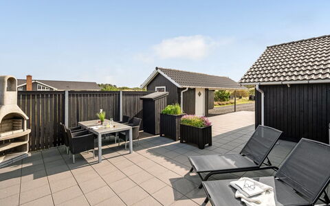 Christan - 1.2Km from the Sea: Verblijf, Huis, Huis, Dak, Veranda, Landgoed, Siding, Garden Gebouwen, Boerderij, Werf