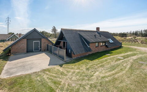 Wulfhild - 800M from the Sea: Plantengemeenschap, Zonlicht, Kruidachtige Plant, Tuin, Plantage, Landbouw, Boerderij