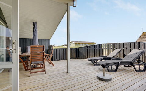 Apolonia - from the Sea: Huis, Dak, Huis, Verblijf, Schuur, Garden Gebouwen, Siding, Werf, Blokhut, Hut