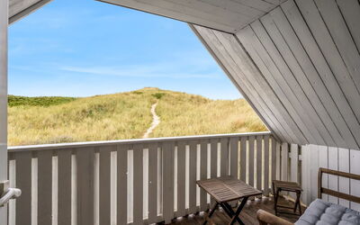 Amandus - 100M from the Sea