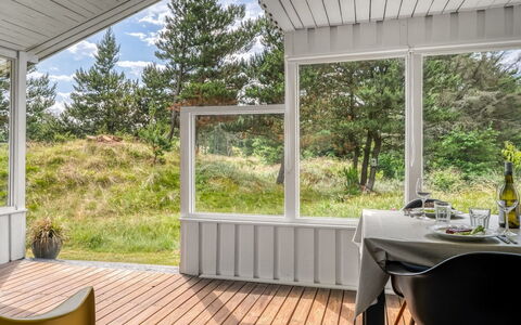 Gloria - 2.5Km from the Sea: Hout, Interieur Ontwerp, Meubilair, Flooring, Verdieping, Huis, Plafond, Stoel, Houten Vloer, Veranda