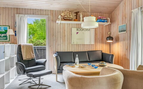 Vlatko - 2.9Km from the Sea: Meubilair, Interieur Ontwerp, Hout, Plafond, Flooring, Verlichting, Woonkamer, Kamer, Huis, Verdieping