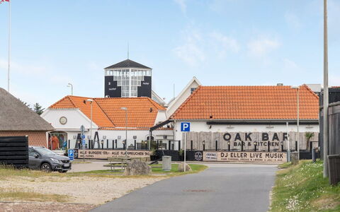 Riki - 150M from the Sea: Dak, Huis, Huis, Verblijf, Siding, Landgoed, Oprit, Garden Gebouwen, Werf, Schuur