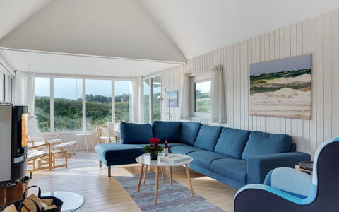 Henric - 100M from the Sea: Huis, Huis, Dak, Woongebied, Verblijf, Landgoed, Boerderij, Gazon, Landscaping, Siding
