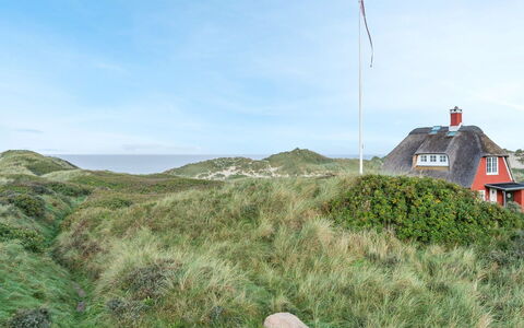 Henric - 100M from the Sea: Huis, Huis, Dak, Woongebied, Verblijf, Landgoed, Boerderij, Gazon, Landscaping, Siding