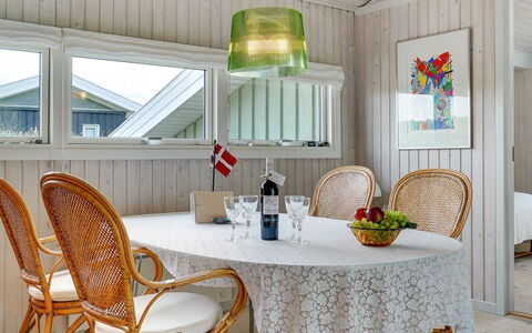 Erwith - 50M from the Sea: Interieur Ontwerp, Meubilair, Plafond, Huis, Stoel, Lichte Inrichting, Kroonluchter, Keuken En Eettafel, Eetkamer, Natuurlijk Materiaal