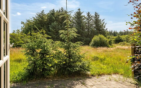 Annemie - 1.8Km from the Sea: Hout, Huis, Veranda, Dek, Hardwood, Dak, Beits, Houten Vloer, Eco Hotel