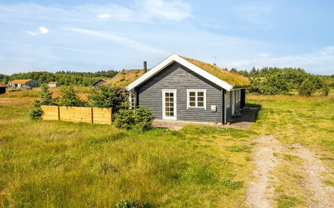 Annemie - 1.8Km from the Sea: Hout, Huis, Veranda, Dek, Hardwood, Dak, Beits, Houten Vloer, Eco Hotel