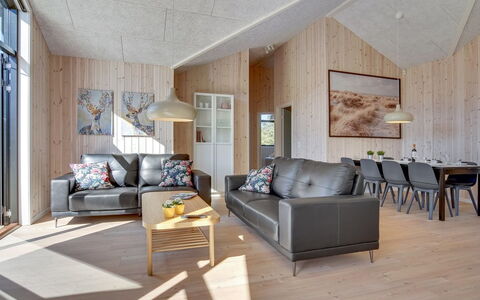 Bentine - 1.6Km from the Sea: Hout, Hardwood, Kamer, Houten Vloer, Plafond, Woonkamer, Plank, Beits, Natuurlijk Materiaal