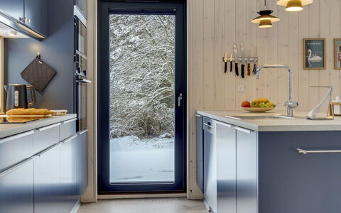 Hildegard - 1.5Km from the Sea: Keuken, Toestel Van De Keuken, Countertop, Hout, Interieur Ontwerp, Flooring, Meubilair, Huishoudapparatuur, Major Appliance, Verlichting