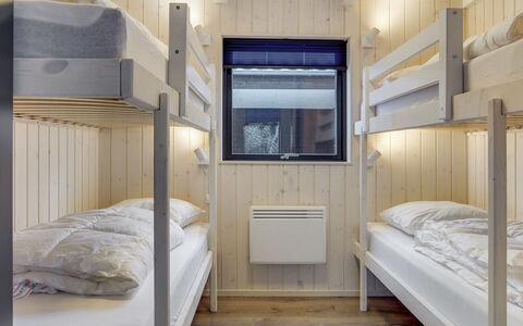 Hildegard - 1.5Km from the Sea: Hout, Freezing, Sneeuw, Winter, Slaapkamer, Hardwood, Bedding, Plank, Beits, Bed