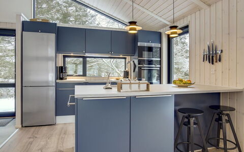 Hildegard - 1.5Km from the Sea: Keuken, Meubilair, Toestel Van De Keuken, Interieur Ontwerp, Countertop, Hout, Plafond, Flooring, Cabinetry, Major Appliance