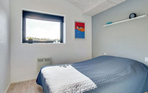 Volfgang - 250M from the Sea: Muur, Plafond, Slaapkamer, Appartement, Bedding, Laken, Bed, Daylighting, Bed Frame, Linens