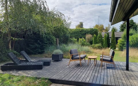 Pavle - 700M from the Sea: Verblijf, Backyard, Werf, Garden Gebouwen, Schuur, Siding, Buitenmeubels, Blokhut, Outdoor Structuur, Keet