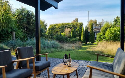 Pavle - 700M from the Sea: Verblijf, Backyard, Werf, Garden Gebouwen, Schuur, Siding, Buitenmeubels, Blokhut, Outdoor Structuur, Keet