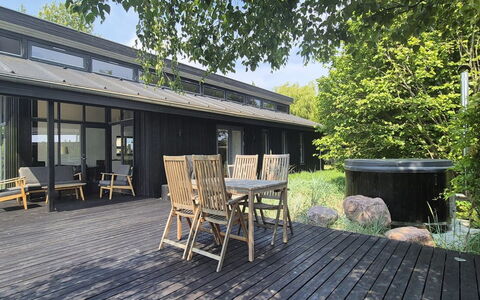 Pavle - 700M from the Sea: Dak, Huis, Land Lot, Huis, Verblijf, Landgoed, Garden Gebouwen, Schaduw, Blokhut, Landscaping