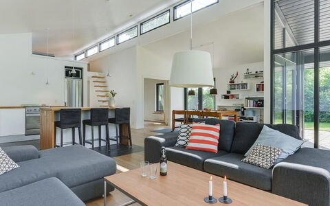 Pavle - 700M from the Sea: Dak, Huis, Land Lot, Huis, Verblijf, Landgoed, Garden Gebouwen, Schaduw, Blokhut, Landscaping