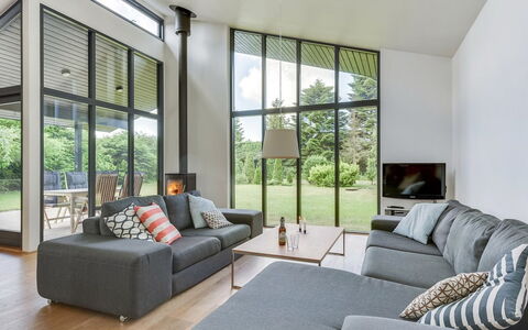 Pavle - 700M from the Sea: Dak, Huis, Land Lot, Huis, Verblijf, Landgoed, Garden Gebouwen, Schaduw, Blokhut, Landscaping