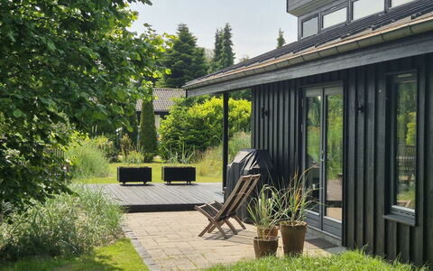 Pavle - 700M from the Sea: Verblijf, Backyard, Werf, Garden Gebouwen, Schuur, Siding, Buitenmeubels, Blokhut, Outdoor Structuur, Keet