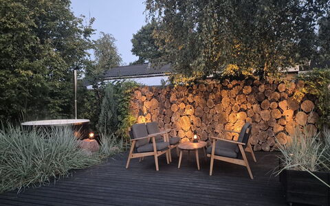 Pavle - 700M from the Sea: Verblijf, Backyard, Werf, Garden Gebouwen, Schuur, Siding, Buitenmeubels, Blokhut, Outdoor Structuur, Keet